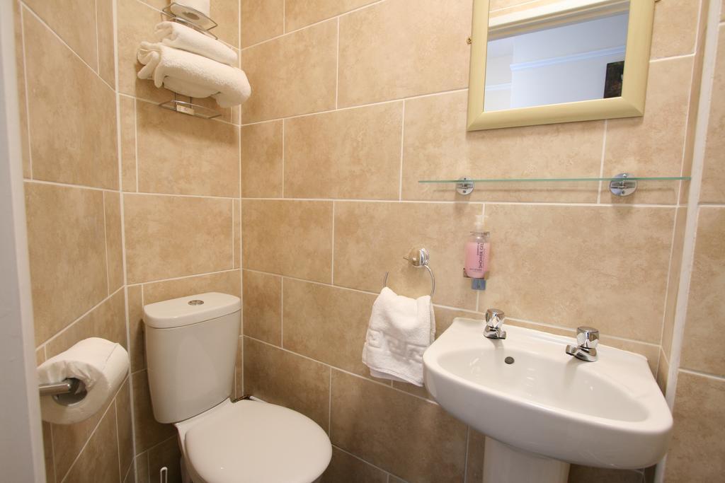 Central Hotel Cheltenham By Roomsbooked Kültér fotó