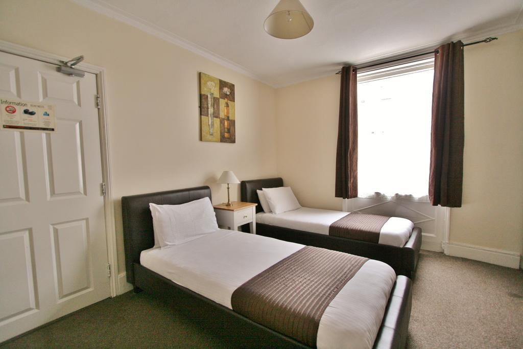 Central Hotel Cheltenham By Roomsbooked Szoba fotó